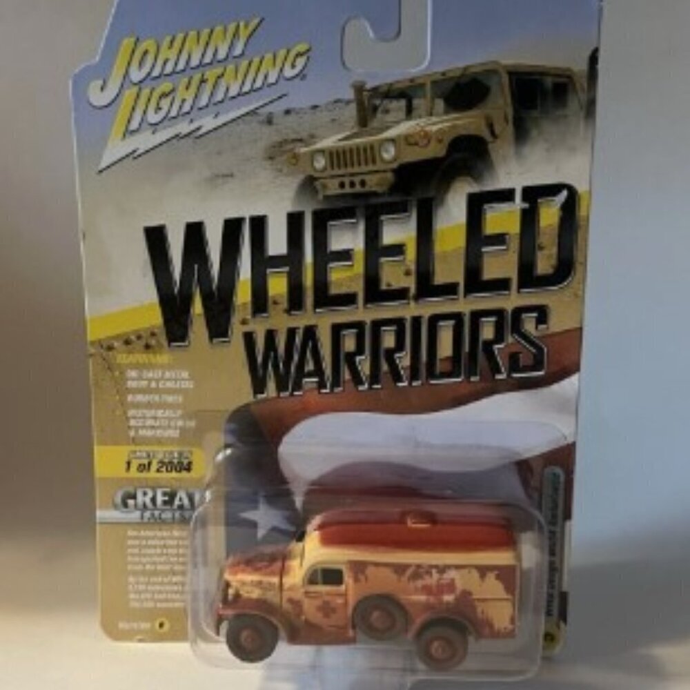 NEW Johnny Lightning Wheeled Warriors Military Series WWII Dodge WC54 Ambulance